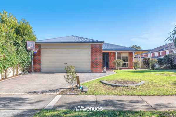 10 Lobelia Street, PAKENHAM, VIC 3810