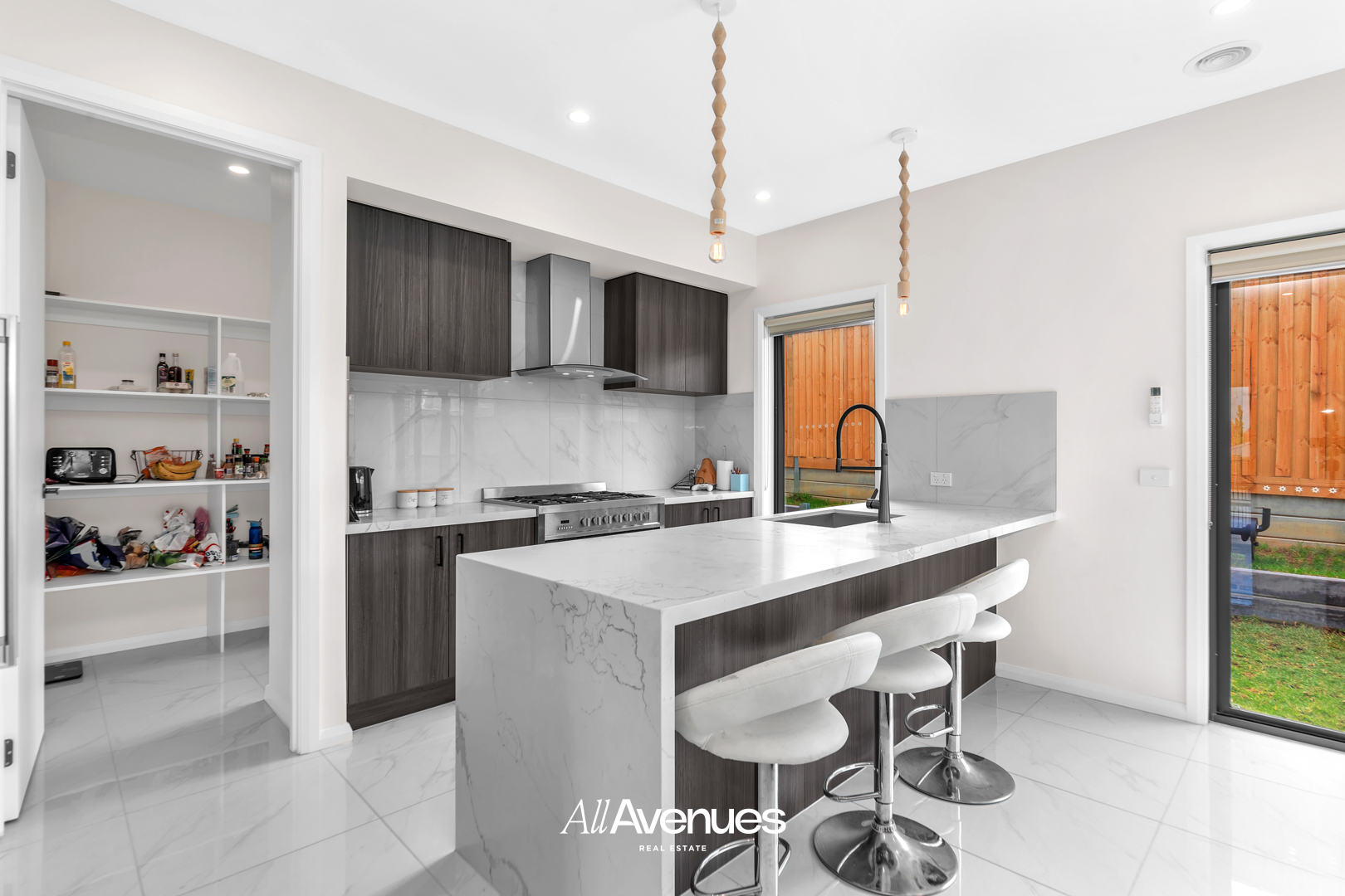 37 Hedgevale Drive, OFFICER, VIC 3809