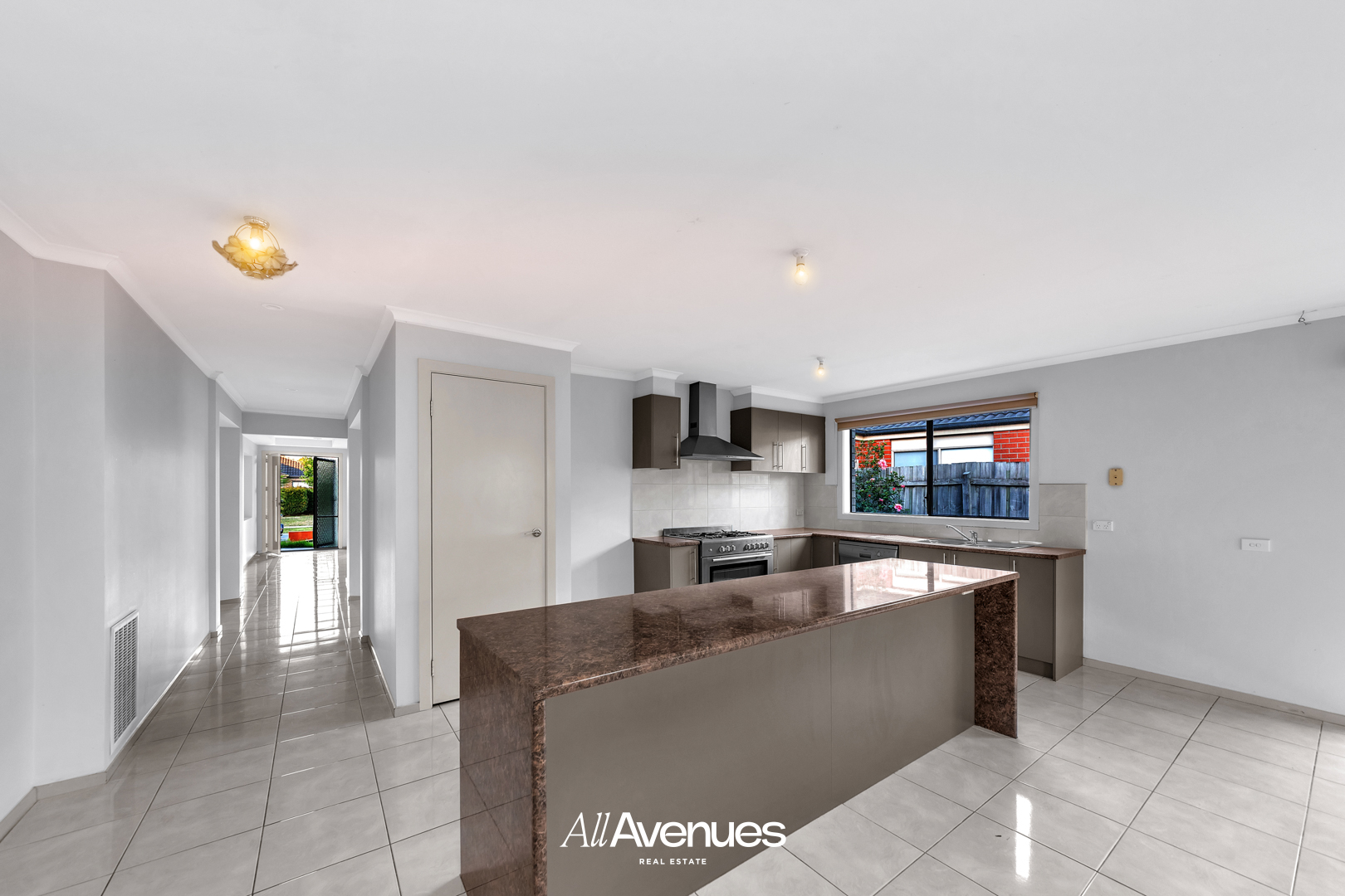 10 Bellbrae Crescent, Cranbourne West - Thumbnail 4