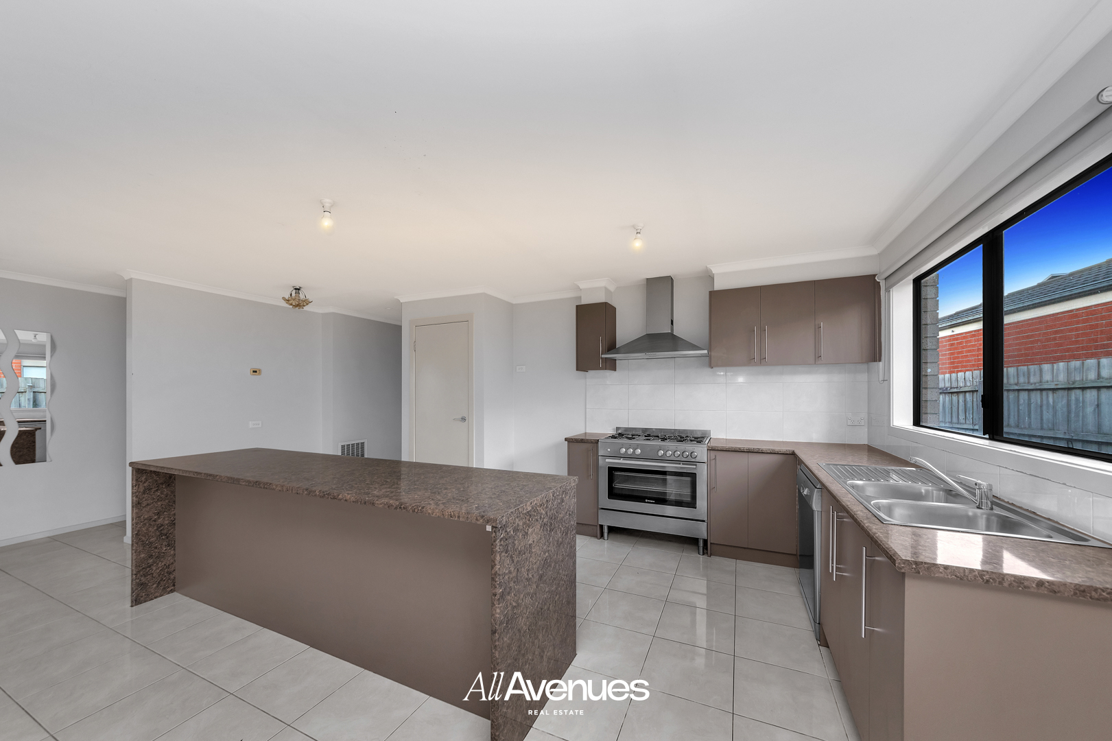 10 Bellbrae Crescent, Cranbourne West - Thumbnail 2