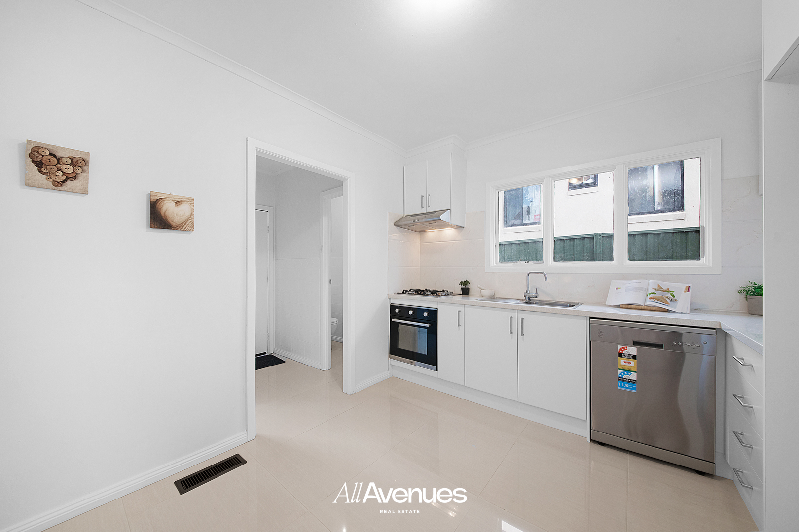 18B Lilly Pilly Avenue, DOVETON, VIC 3177