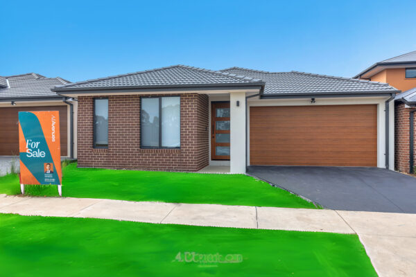 39 Carnmallum Drive, CLYDE NORTH, VIC 3978