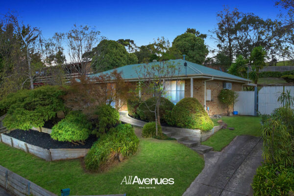 129 Duncan Drive, PAKENHAM, VIC 3810