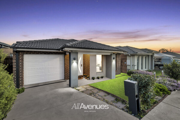 9 Dewhurst Circuit, CRANBOURNE EAST, VIC 3977