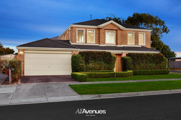 80 Cherryhills Drive, CRANBOURNE, VIC 3977