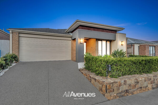 18 Sikes Road, CLYDE NORTH, VIC 3978