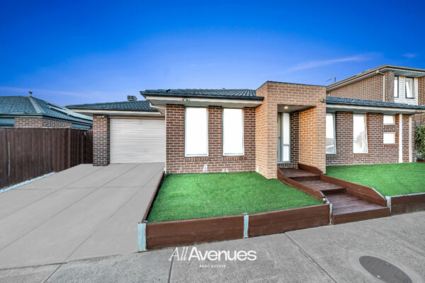 24 Mayflower Drive, CRANBOURNE WEST, VIC 3977