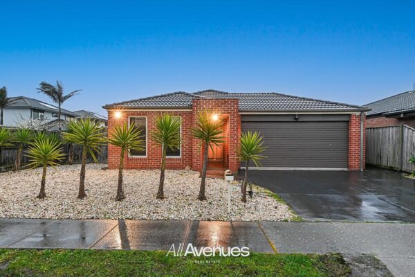 25 Dan Morgan Drive, CRANBOURNE EAST, VIC 3977