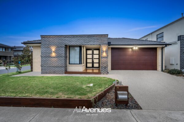 19 Merrin Circuit, CLYDE NORTH, VIC 3978