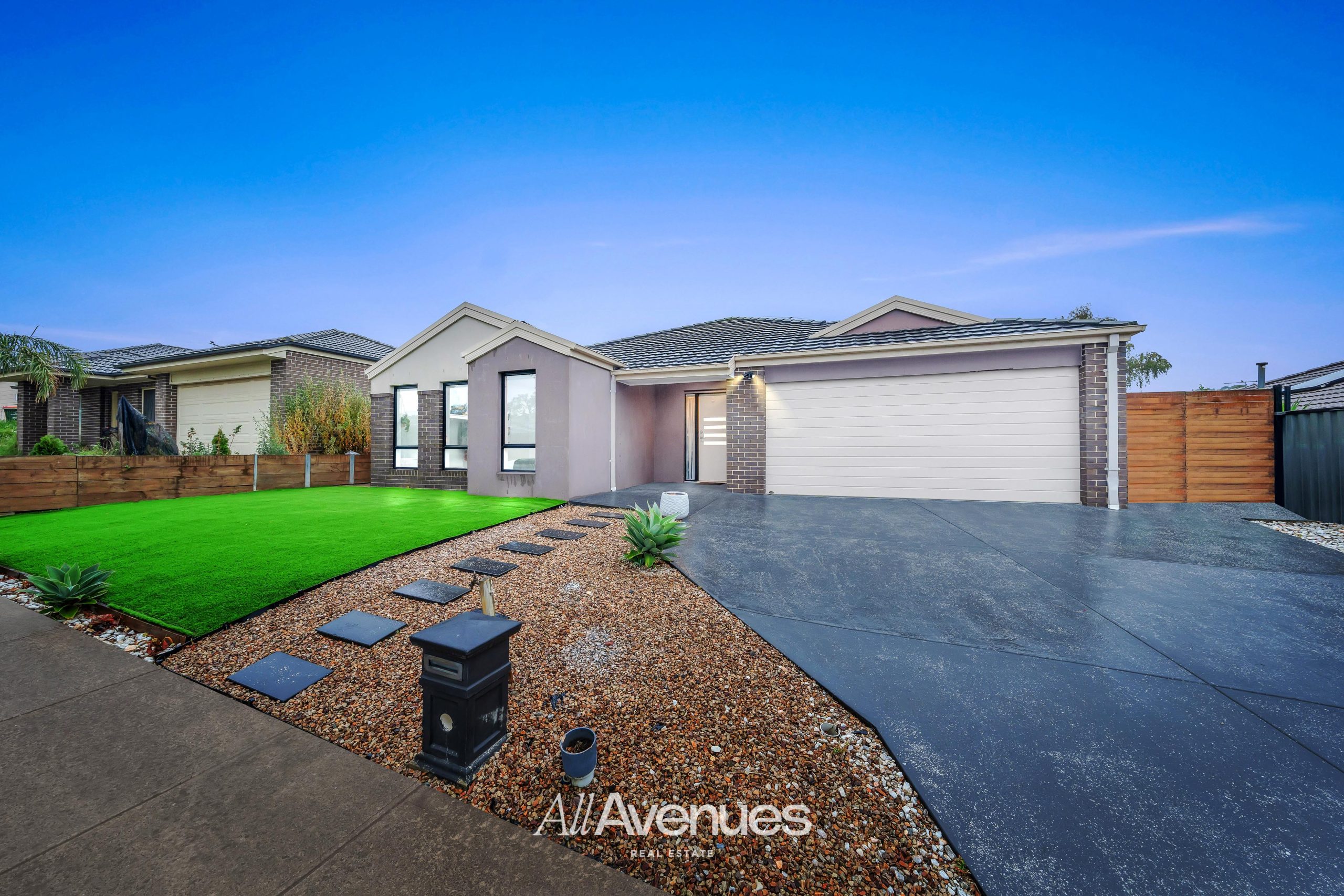 32 Victoria Place, PAKENHAM, VIC 3810