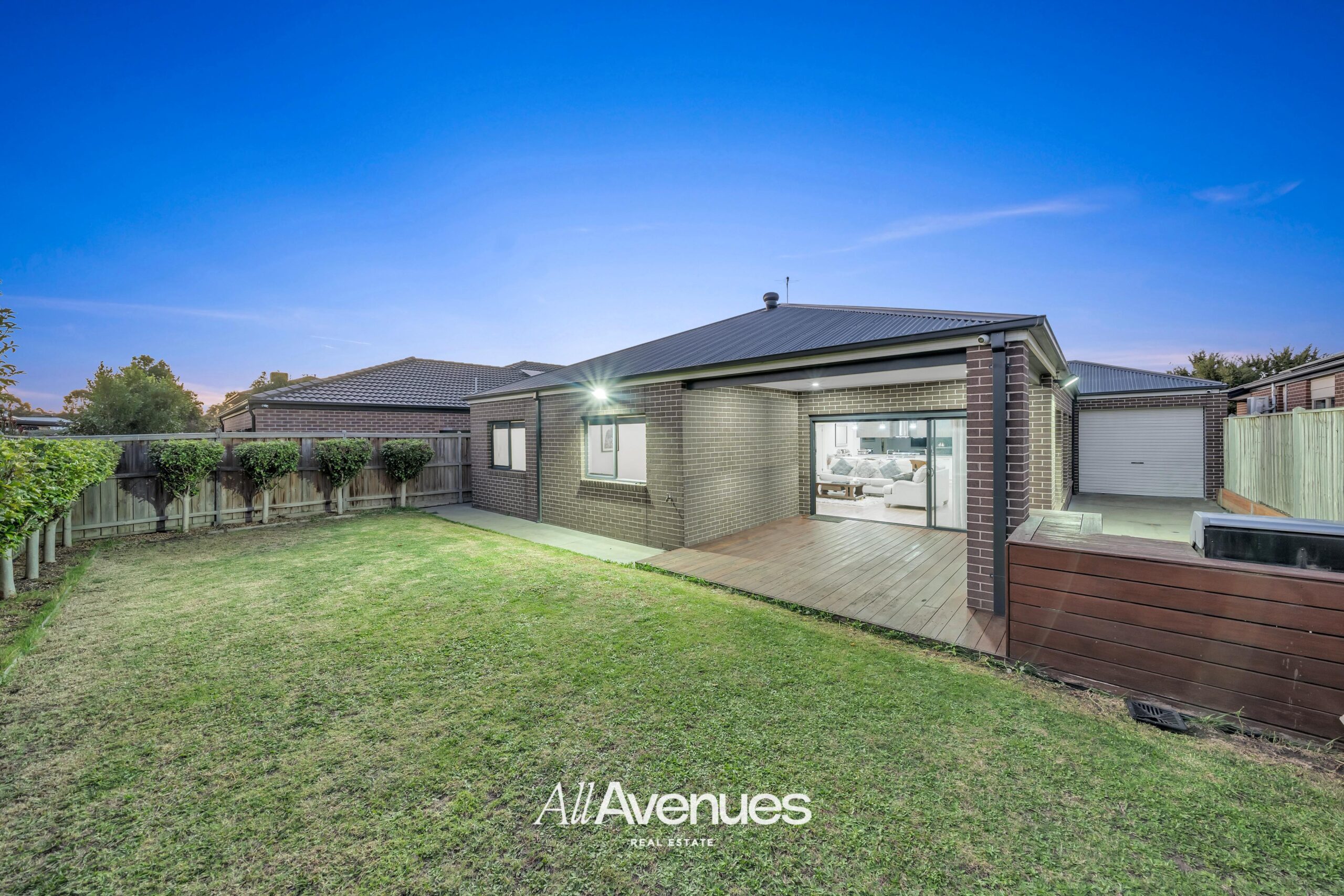 18 Deoro Parade, CLYDE NORTH, VIC 3978