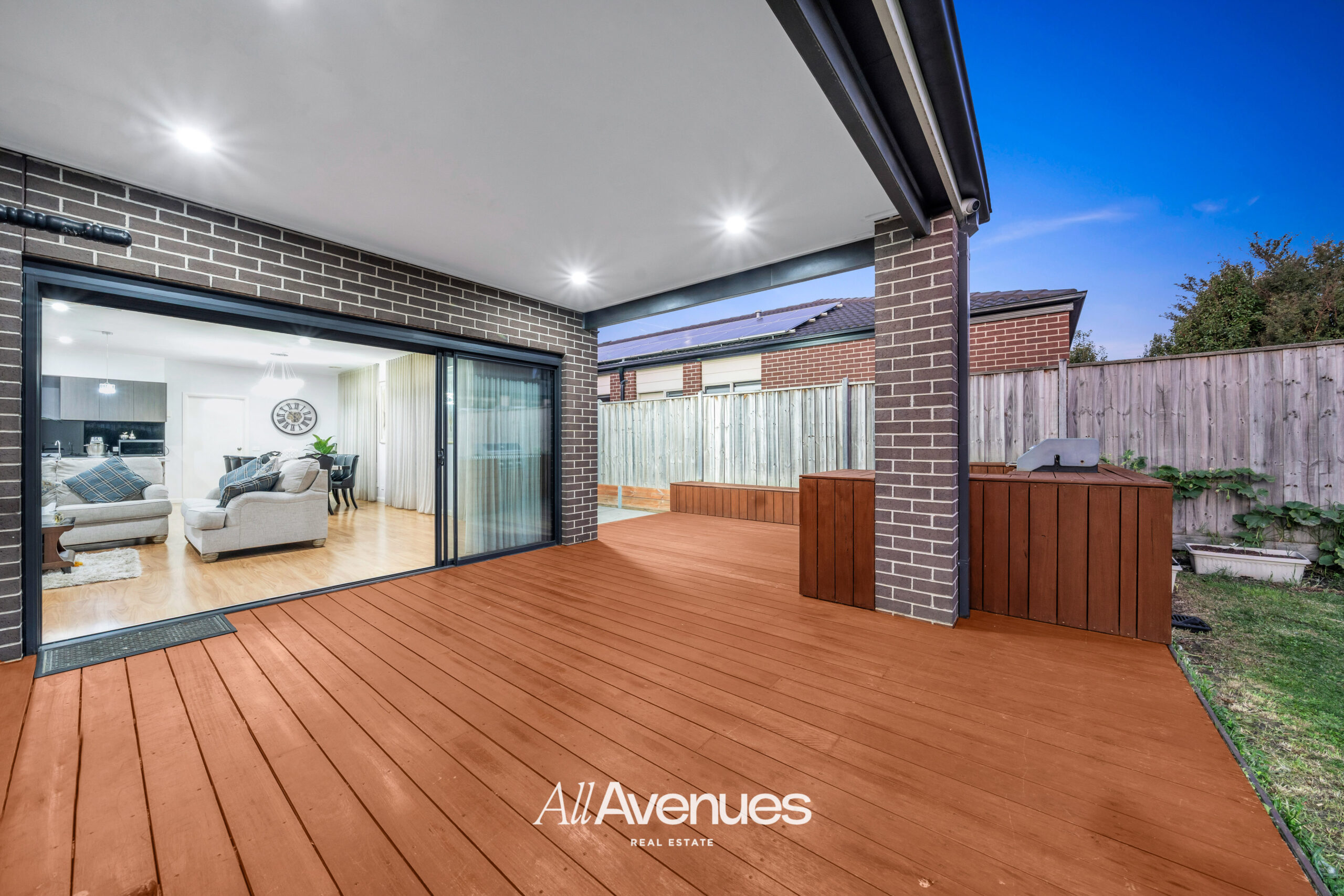 18 Deoro Parade, CLYDE NORTH, VIC 3978