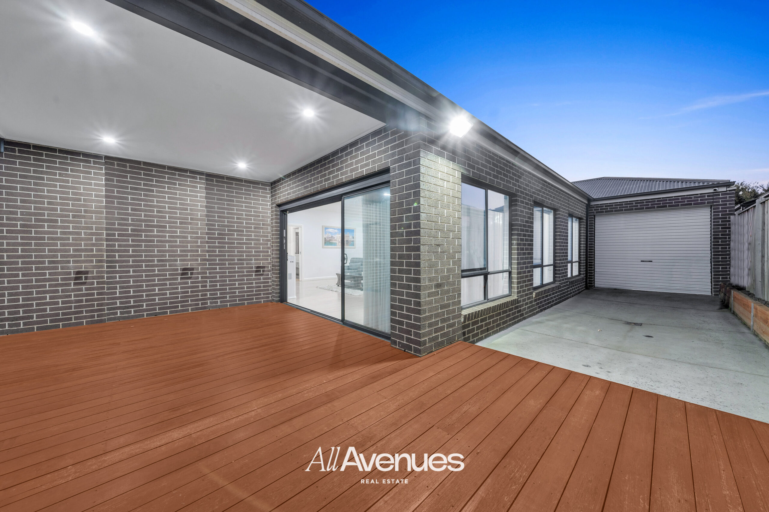 18 Deoro Parade, CLYDE NORTH, VIC 3978