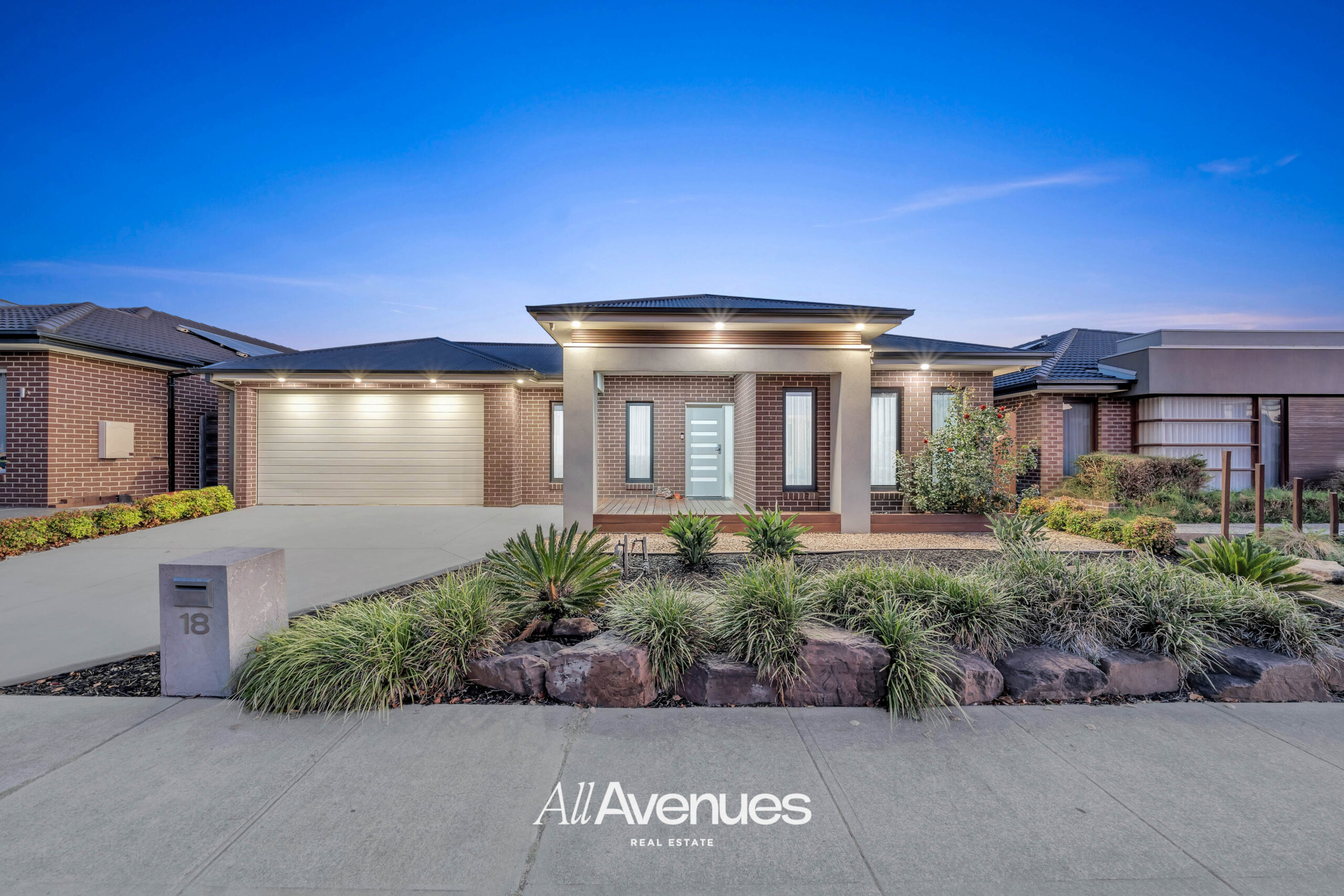 18 Deoro Parade, CLYDE NORTH, VIC 3978