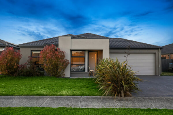 31 Fieldstone Crescent, CRANBOURNE NORTH, VIC 3977
