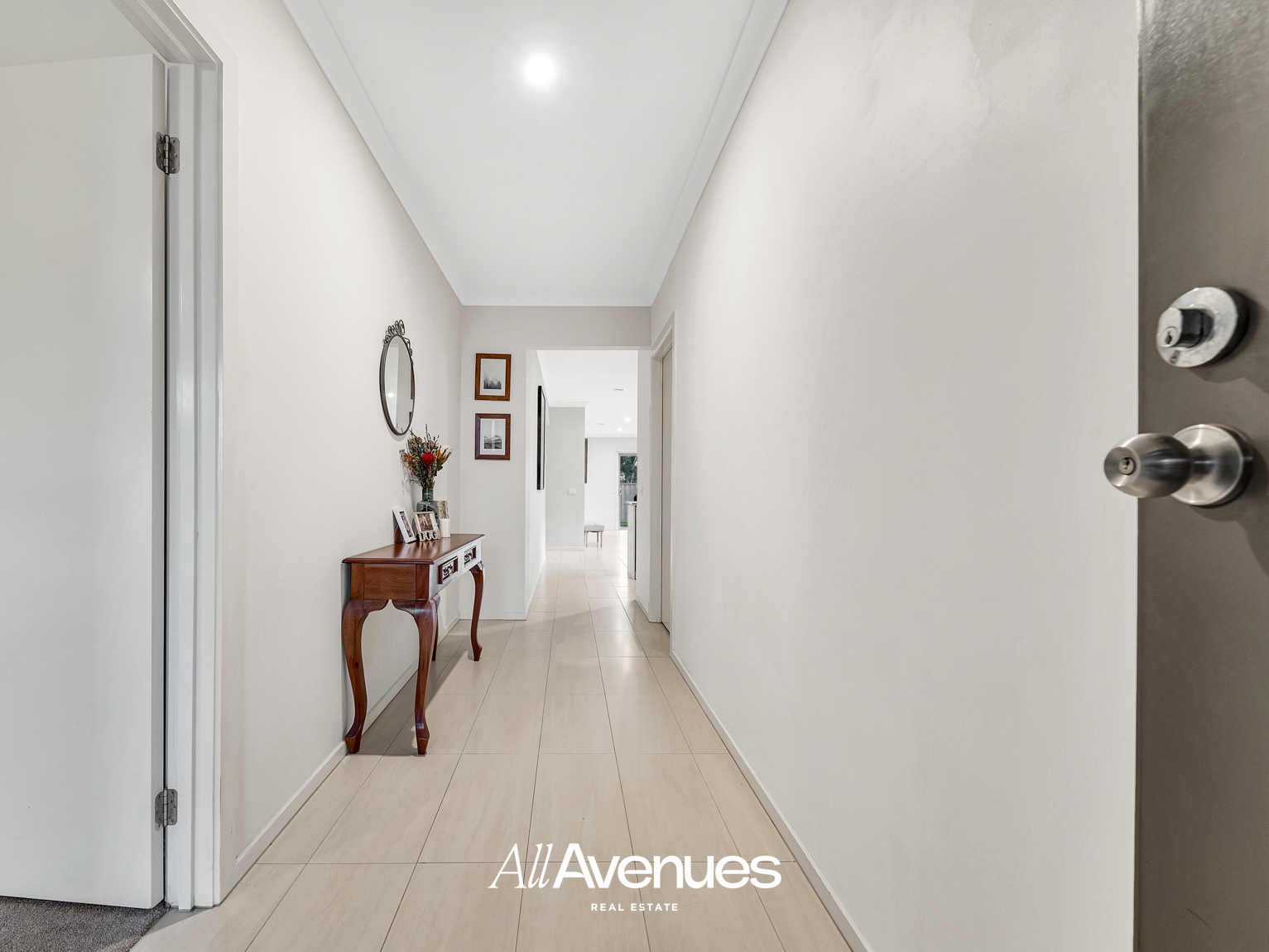 12 Fenway Boulevard, Clyde North - Thumbnail 7