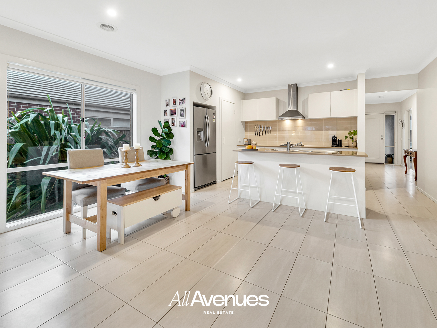 12 Fenway Boulevard, Clyde North - Thumbnail 3