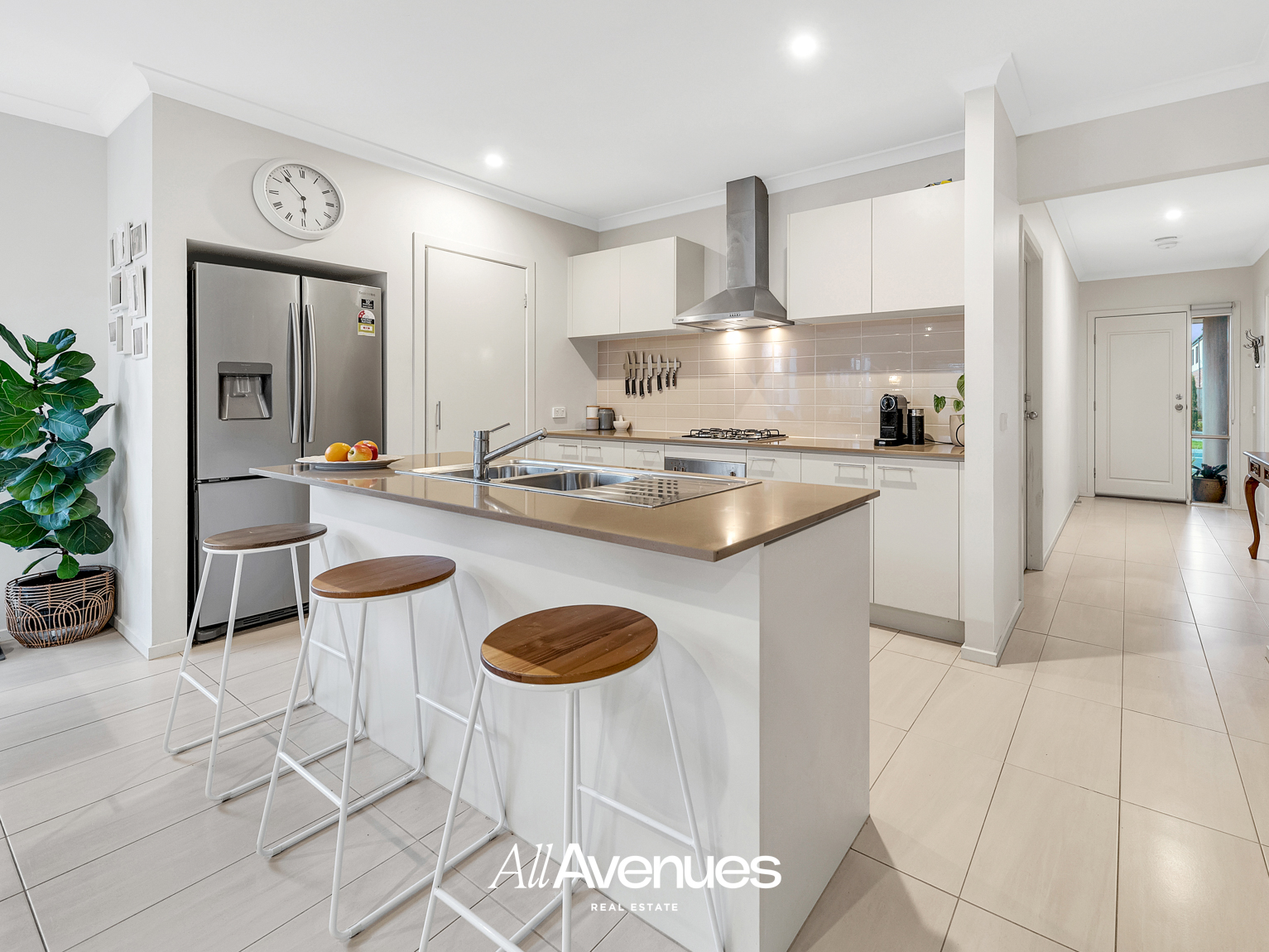 12 Fenway Boulevard, Clyde North - Thumbnail 4
