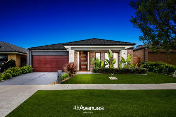 44 Deoro Parade, CLYDE NORTH, VIC 3978