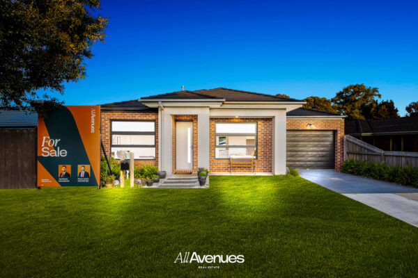 2 Jamie Close, CRANBOURNE, VIC 3977