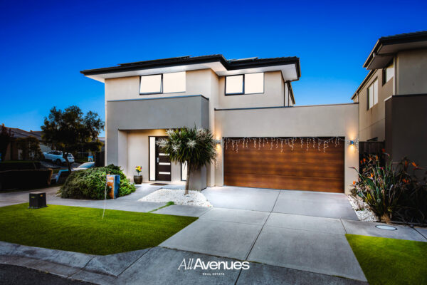 10 Dixon Grove, CRANBOURNE WEST, VIC 3977