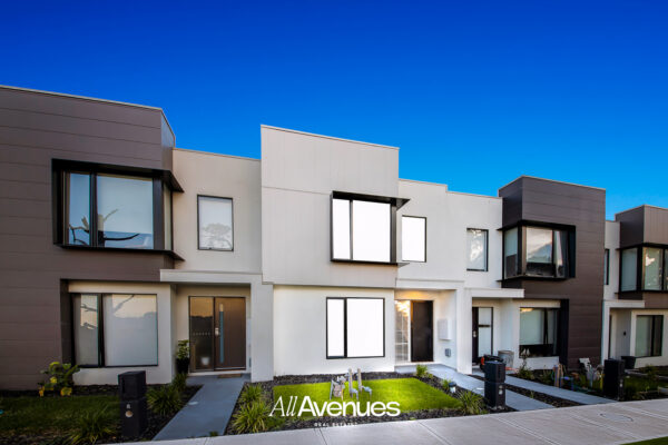 10 Hare Mews, CRANBOURNE EAST, VIC 3977
