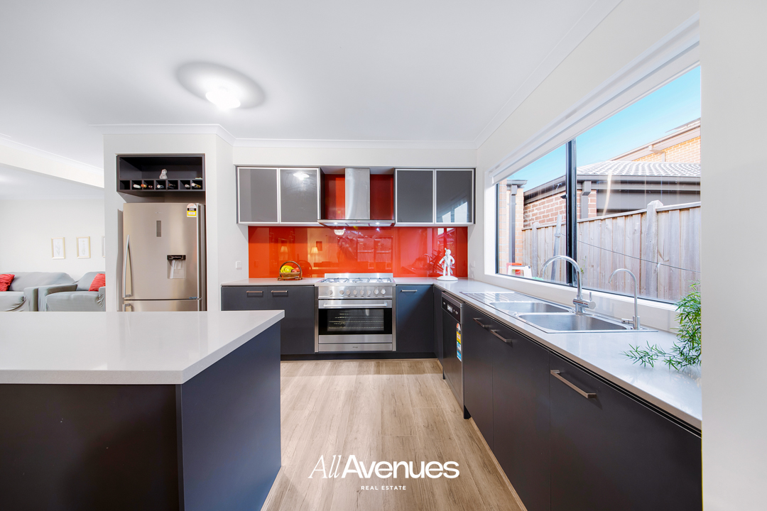 24 Bazadaise Drive, CLYDE NORTH, VIC 3978
