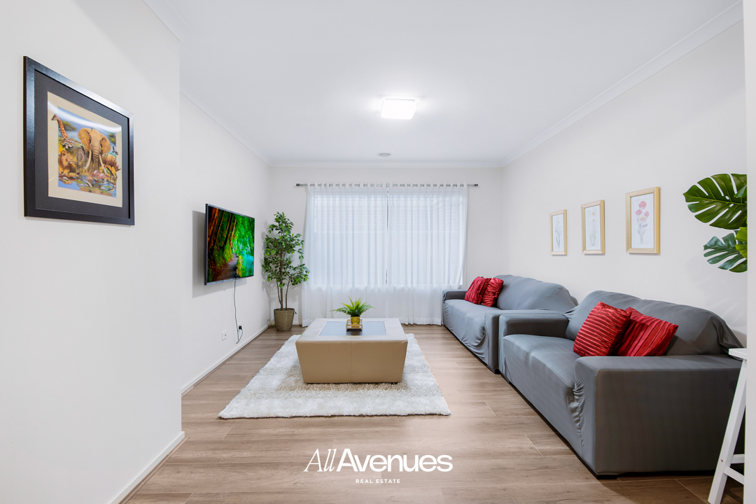 24 Bazadaise Drive, CLYDE NORTH, VIC 3978