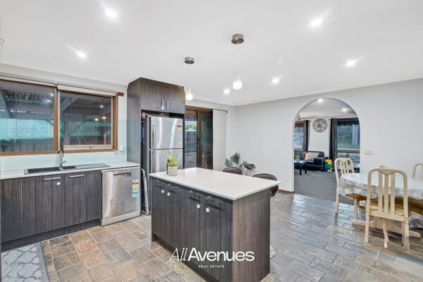 46 Lesley Drive, HAMPTON PARK, VIC 3976