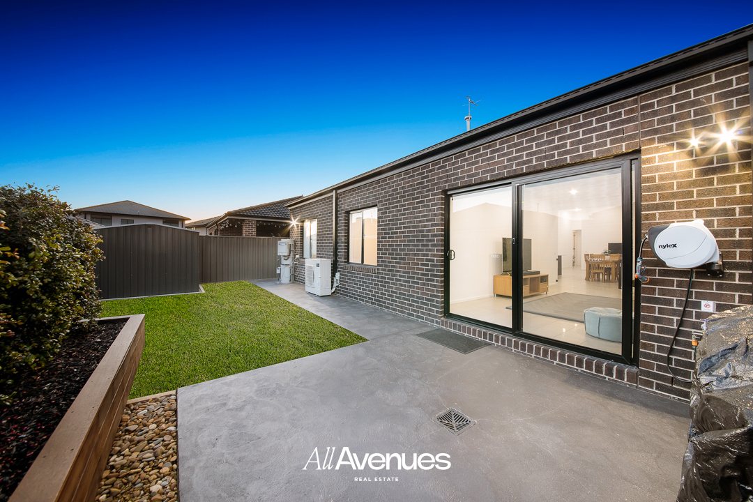 8 Galveston Road, CLYDE, VIC 3978