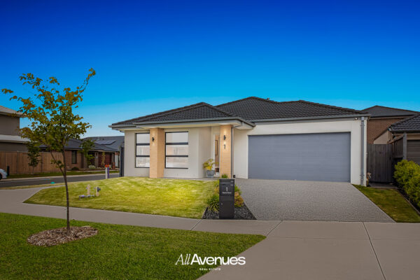 1 Boyce Circuit, CLYDE NORTH, VIC 3978