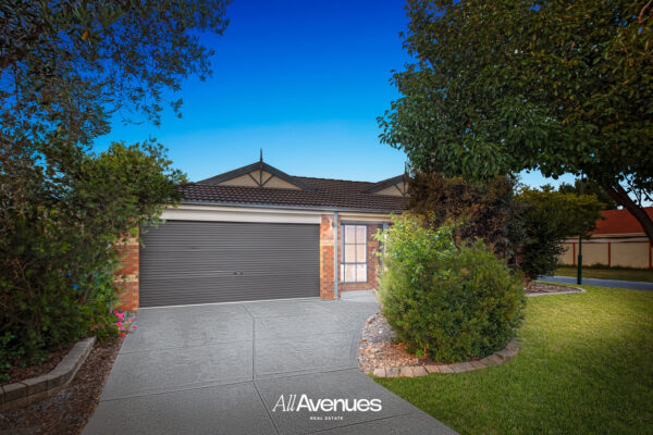 1 Jeune Grove, BERWICK, VIC 3806