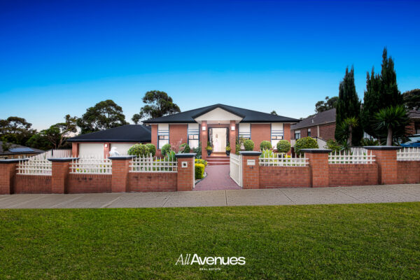14 Parslow Crescent, LYNBROOK, VIC 3975