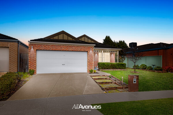 10 Horsham Drive, CRANBOURNE EAST, VIC 3977
