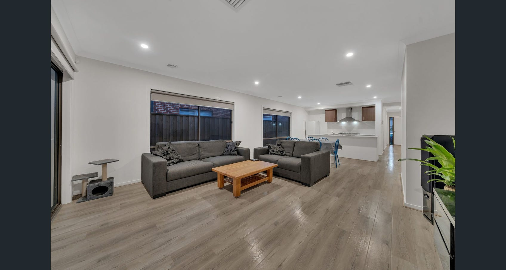 34 Pickerel Ave, Clyde North, VIC 3978