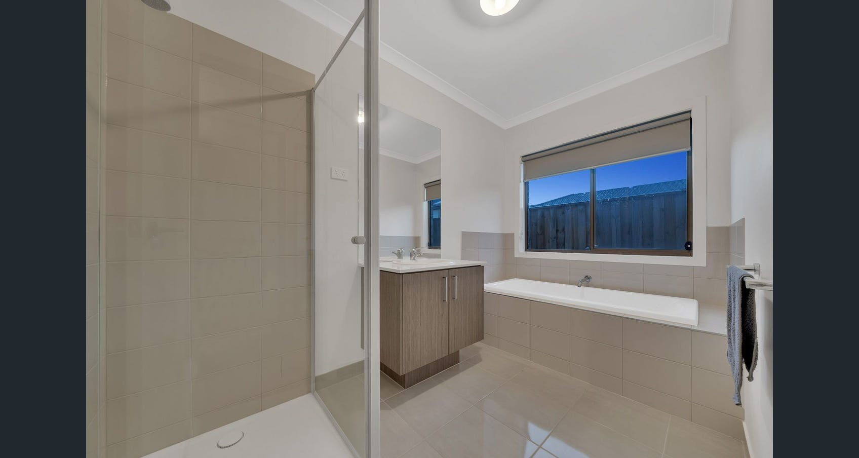 34 Pickerel Ave, Clyde North, VIC 3978