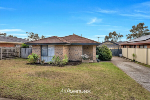 11 Blackwood Dr, Hampton Park, VIC 3976