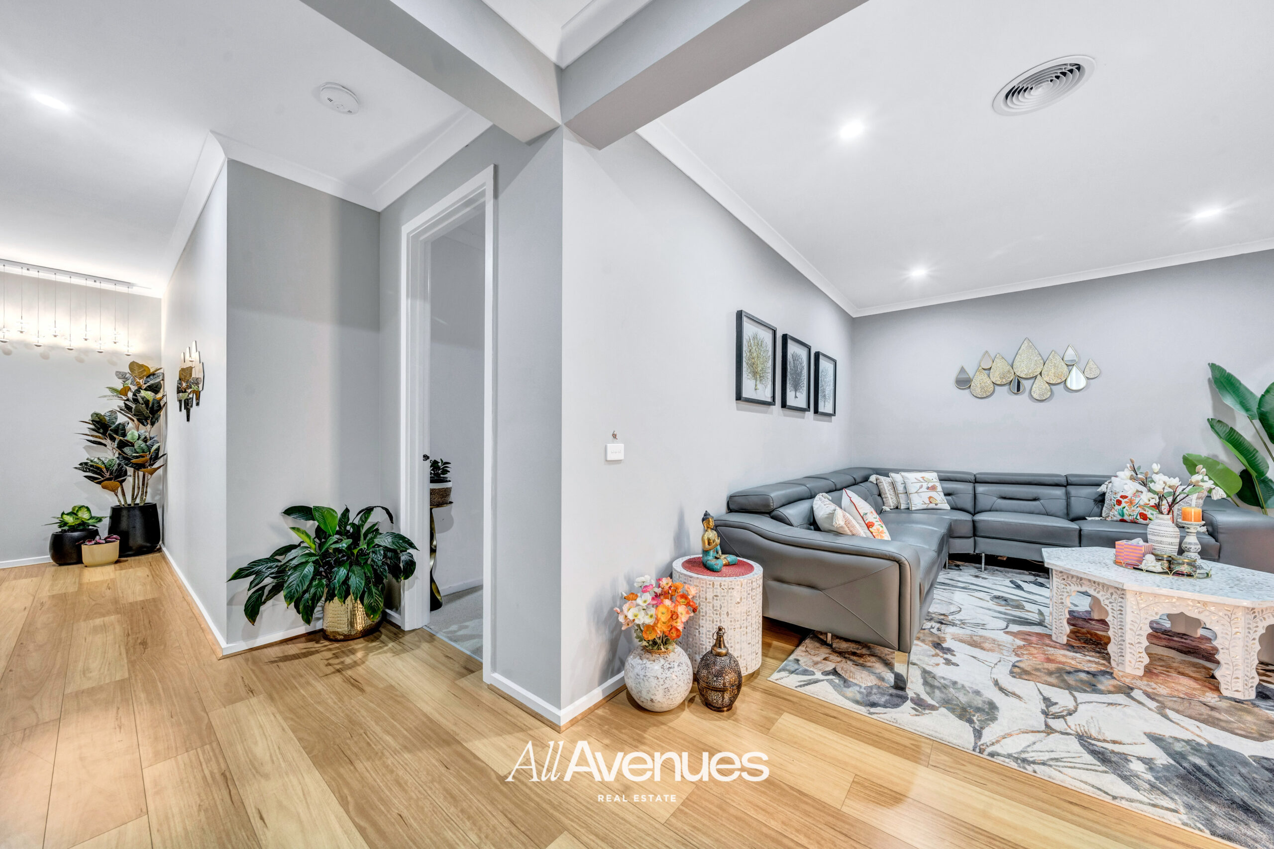 68 Fenway Boulevard, Clyde North - Thumbnail 2