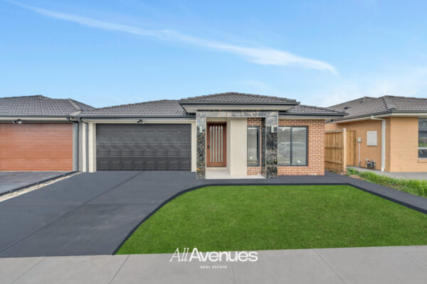 30 Guineas St, Cranbourne East, VIC 3977