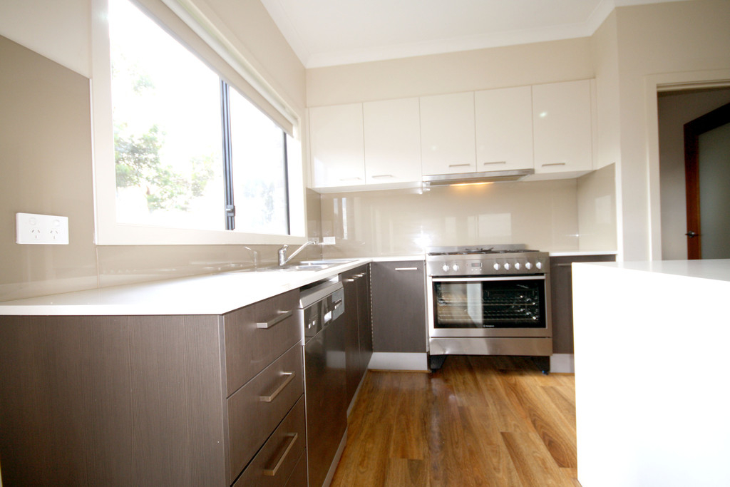 32 Prendergast Ave, Cranbourne East - Thumbnail 2