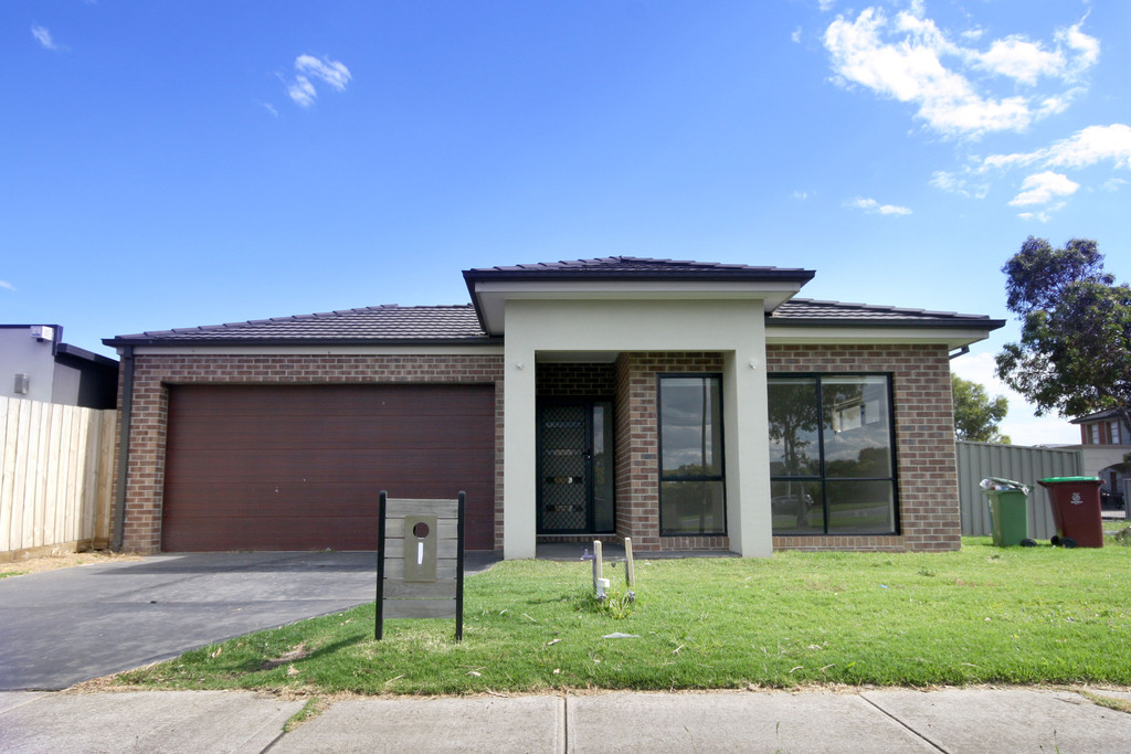 32 Prendergast Ave, Cranbourne East, VIC 3977