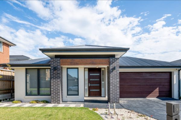3 Hartland Drive, Cranbourne North, VIC 3977